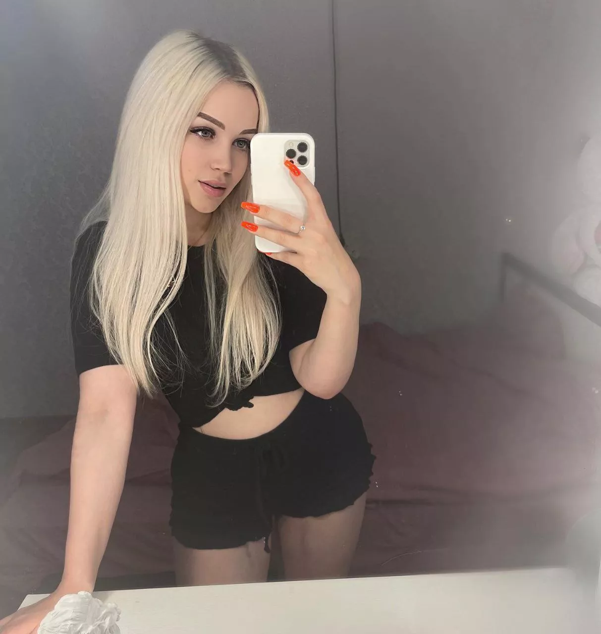 Ева