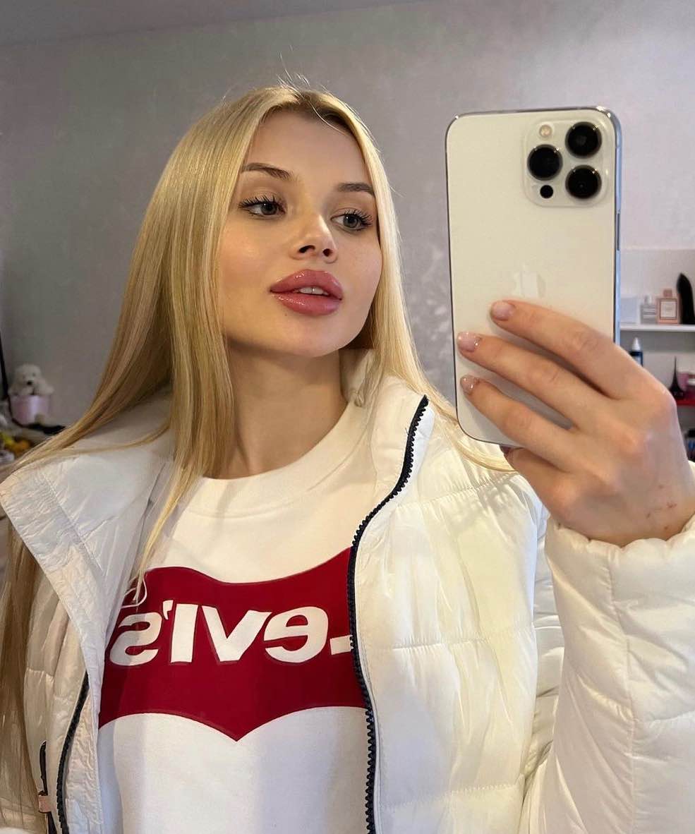 Ева